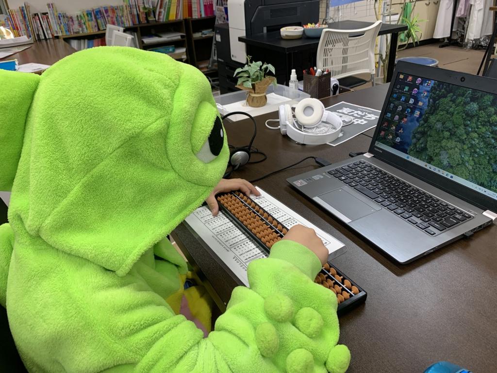 とりゼミ美の浜校 教室画像9